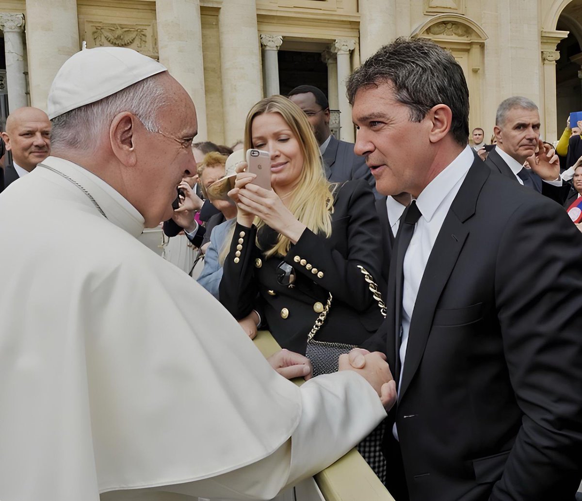 Antonio Banderas (@antoniobanderas) on Twitter photo Muere el papa Francisco, muere un hombre que al frente de la iglesia católica mostró bondad, amor y misericordia con los más necesitados.
Pope Francisco has died — a man who, at the head of the Catholic Church, showed kindness, love, and mercy to the neediest people.
<a href="/Pontifex/">Apostolica Sedes Vacans</a> Muere el papa Francisco, muere un hombre que al frente de la iglesia católica mostró bondad, amor y misericordia con los más necesitados.
Pope Francisco has died — a man who, at the head of the Catholic Church, showed kindness, love, and mercy to the neediest people.
<a href="/Pontifex/">Apostolica Sedes Vacans</a>