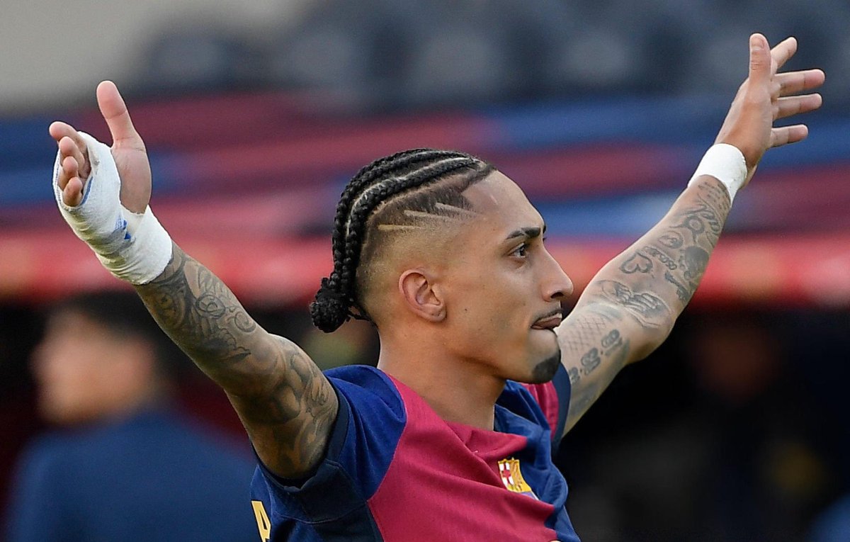 NowSomeStats's tweet image. Partidos oficiales necesitados para marcar sus primeros 50 goles:

🇧🇷 Neymar con 🇪🇦 Barça: 87

🇧🇷 #Raphinha con 🇪🇦 #Barça: 135

🇧🇷 Rodrygo con el 🇪🇦 Madrid: 193

🇧🇷 Vinicius con el 🇪🇦 Madrid: 202