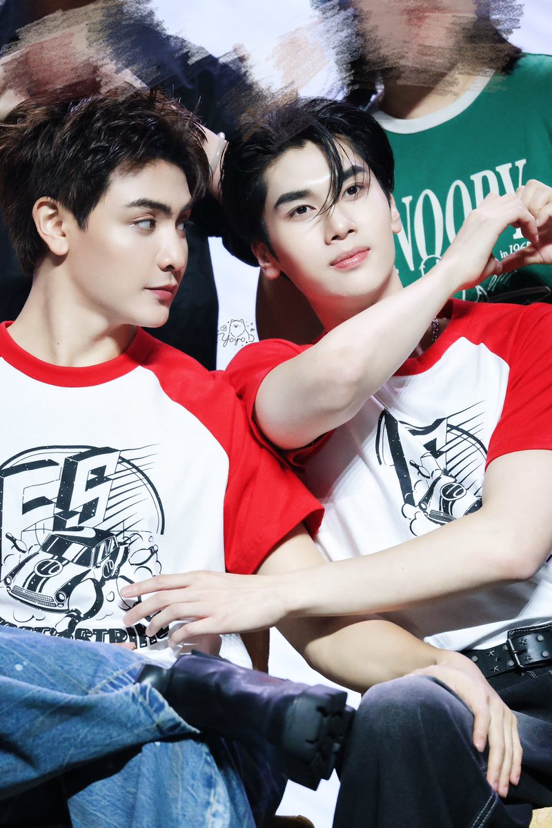 YoyokiHan's tweet photo. 250419📸

🤭🤭🤭

#TheHeartKillersFMinMacao
#จุงดัง #JoongDunk
@dunknatachai #dunknatachai 
@ChenRcj #จุงอาเชน https://t.co/vriOuf4NHJ