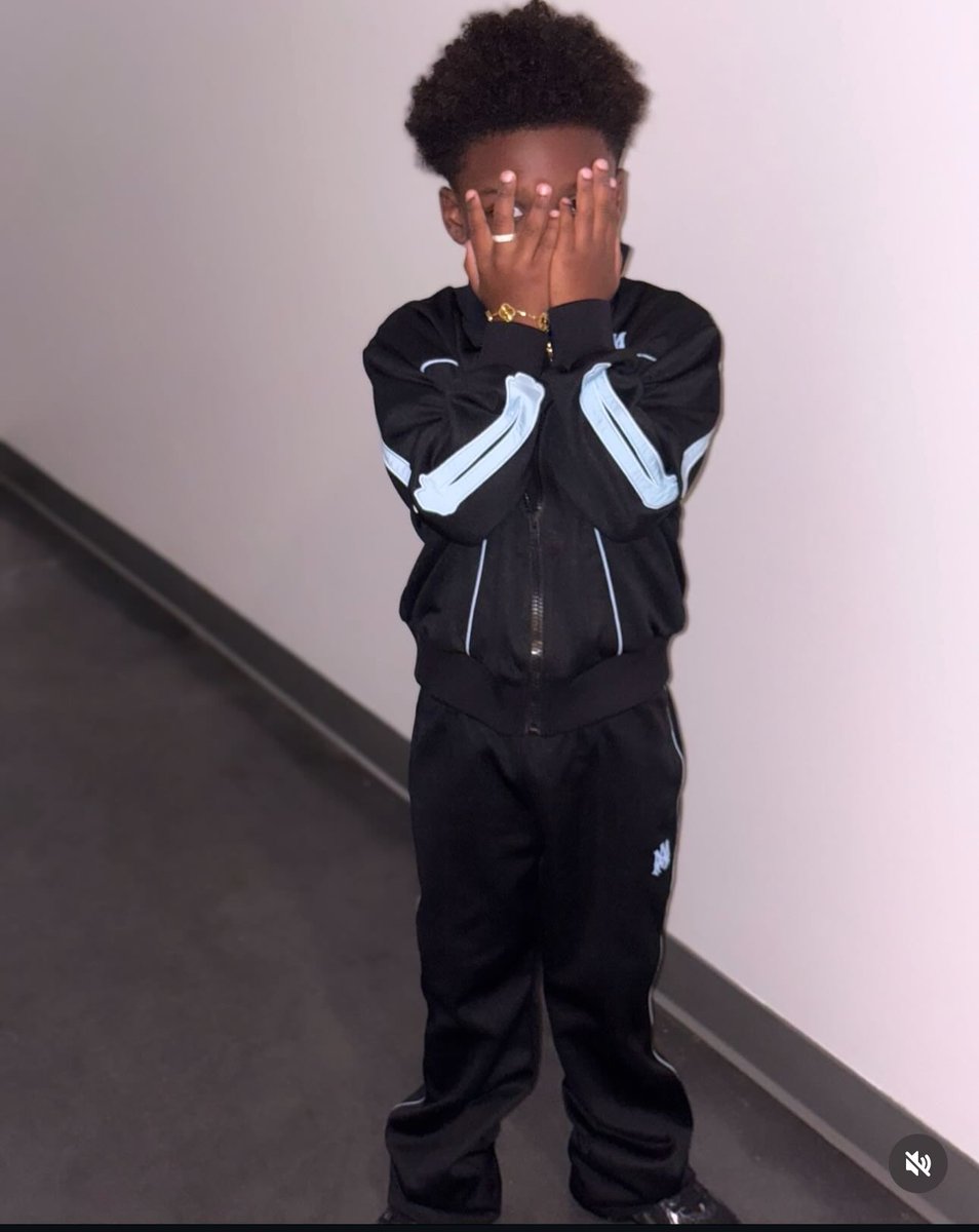 Lulbrown4848's tweet photo. Young shinner happy Easter 💙Cbfw https://t.co/MlBMyj1LdC
