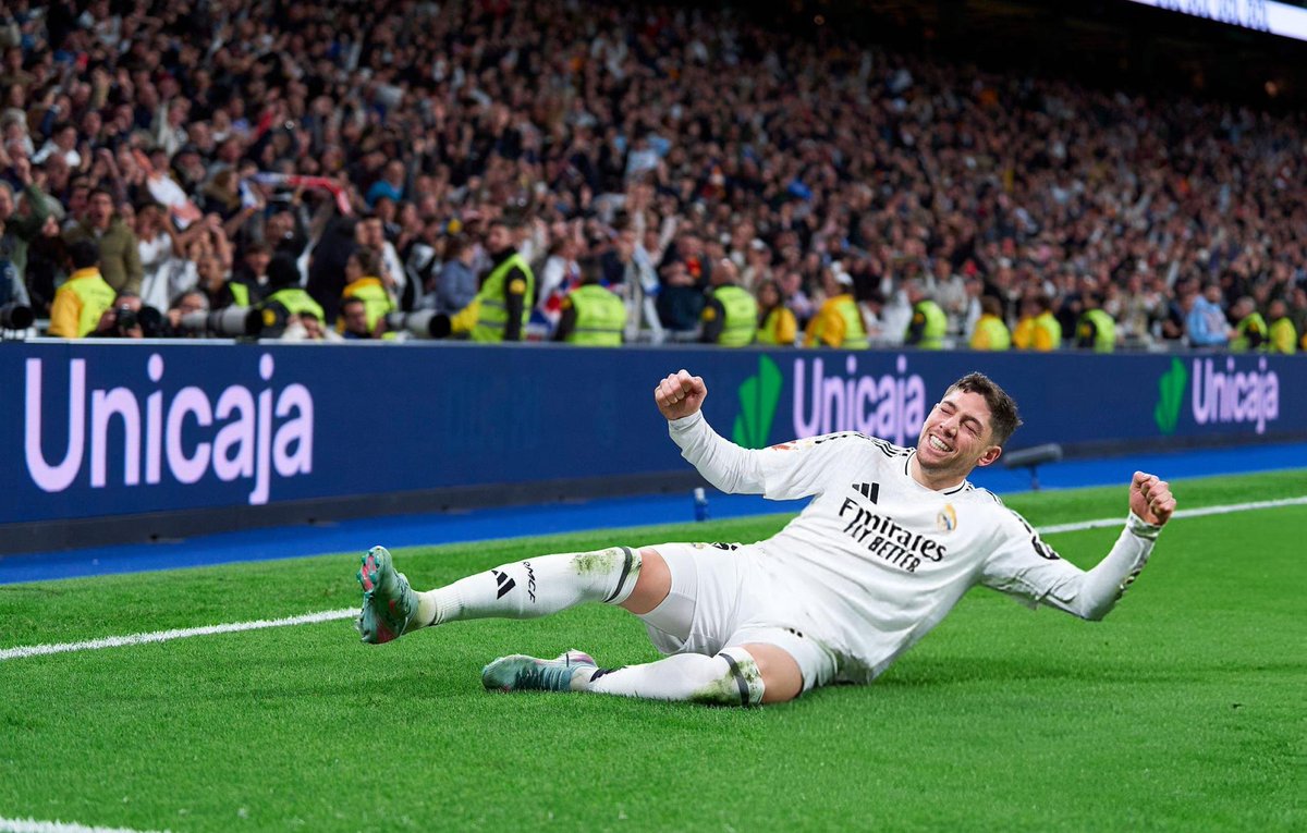 NowSomeStats's tweet image. Máximos goleadores del 🇪🇦 #RealMadrid de 🇮🇹 #Ancelotti:
121 🇫🇷 Benzema
112 🇵🇹 Cristiano
090 🇧🇷 Vinicius
059 🇧🇷 Rodrygo
040 🏴󠁧󠁢󠁷󠁬󠁳󠁿 Bale
036 🏴󠁧󠁢󠁥󠁮󠁧󠁿 Bellingham
033 🇫🇷 Mbappe
025 🇺🇾 #Valverde
024 🇪🇦 Asensio
019 🇪🇦 Isco