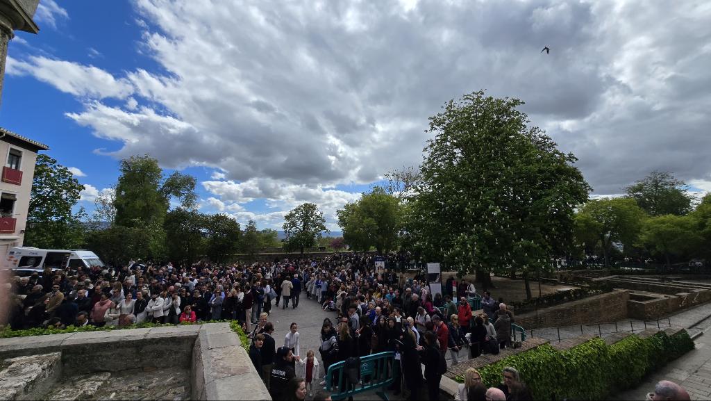 Se acaba una gran #SemanaSanta y magnífica en lo personal, gracias querido <a href="/rafatroyano/">Rafael Troyano</a> y equipazo  de <a href="/sercofrade/">SER Cofrade</a> y a las Hdades. junto al oyente, sin ellos nada tendría sentido. Pedir disculpas por nuestros errores y molestias causadas, que son unas cuantas. #ssantagr25