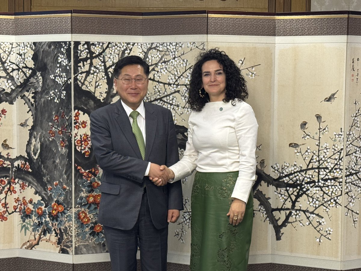 Mafalda Duarte (@mafaldaduarte) on Twitter photo Excellent meeting with <a href="/moefkorea_eng/">MOEF - Korea</a> Deputy Minister Jiyoung Choi on the latest reforms driving efficiency and impact <a href="/theGCF/">Green Climate Fund</a>, plus other priorities.
Grateful for South Korea’s continued support as our host and an important partner in global climate action. Excellent meeting with <a href="/moefkorea_eng/">MOEF - Korea</a> Deputy Minister Jiyoung Choi on the latest reforms driving efficiency and impact <a href="/theGCF/">Green Climate Fund</a>, plus other priorities.
Grateful for South Korea’s continued support as our host and an important partner in global climate action.