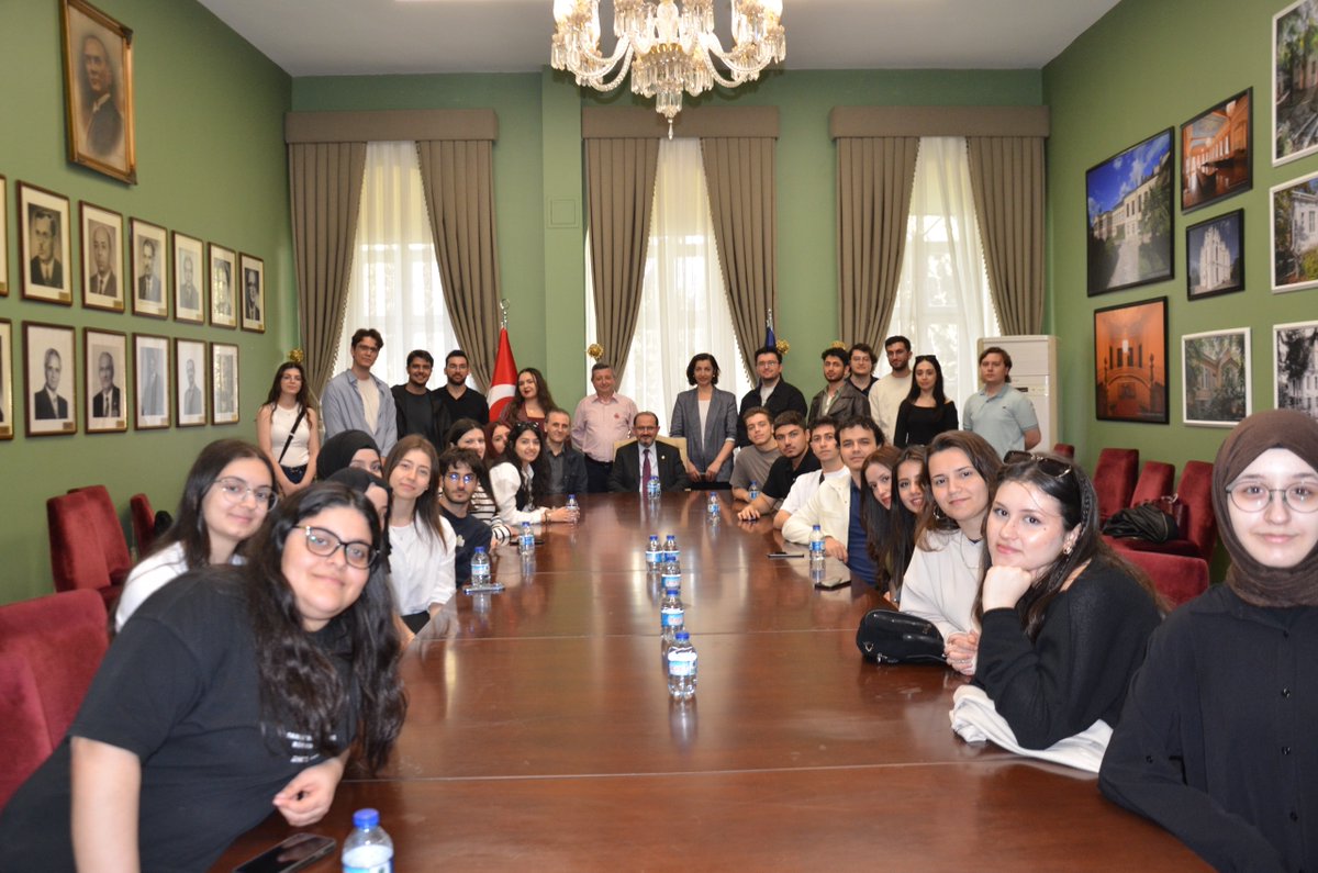 eyupdebik's tweet image. Bursa Teknik Üniversitesi’nin kıymetli öğrencilerini, sürdürülebilirlik vizyonumuz doğrultusunda yürüttüğümüz Yeşil Kampüs Projemizi yerinde incelemek üzere üniversitemizde ağırlamaktan büyük bir memnuniyet duydum.

Küresel çevre bilinciyle şekillendirdiğimiz çalışmalarımız