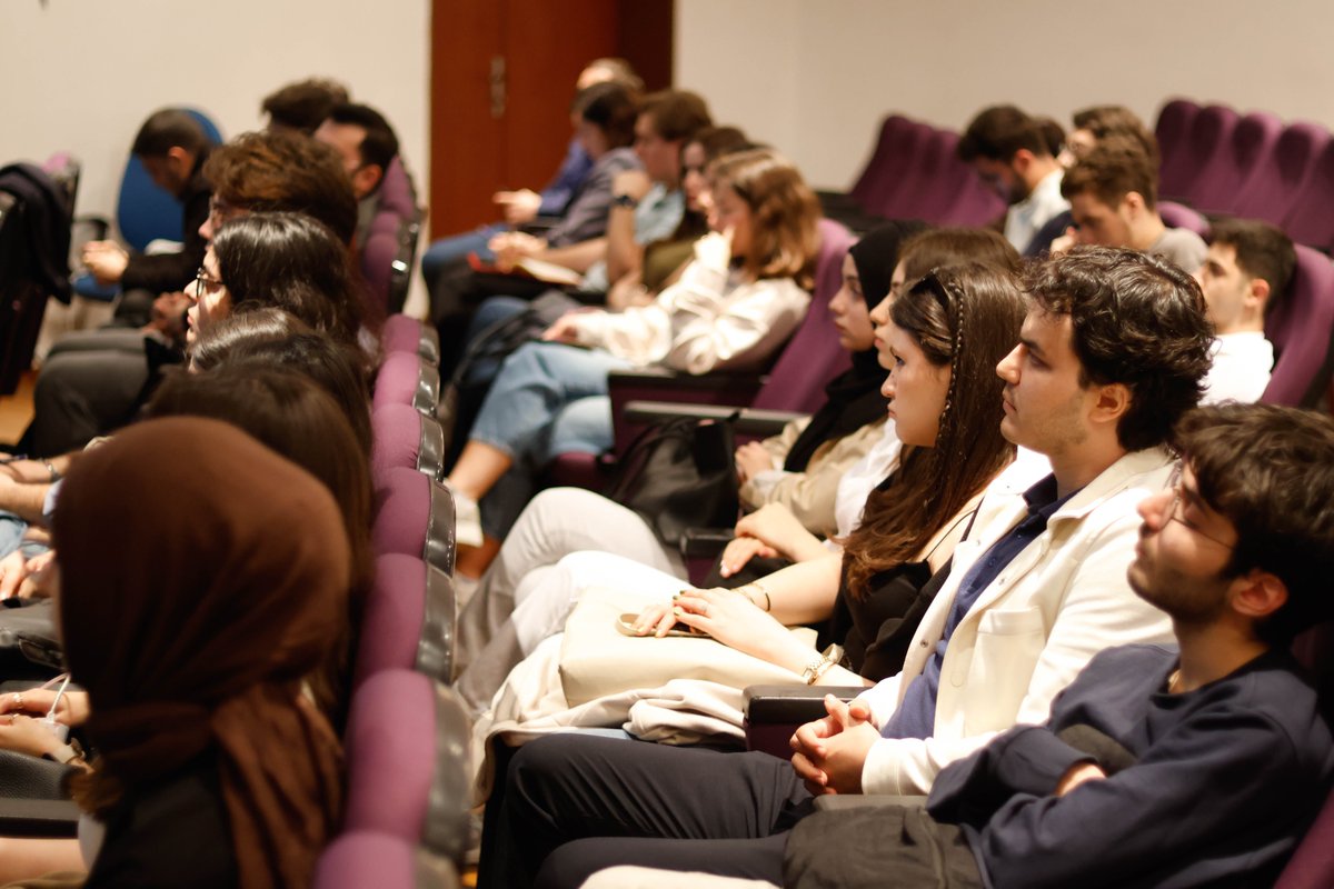 eyupdebik's tweet image. Bursa Teknik Üniversitesi’nin kıymetli öğrencilerini, sürdürülebilirlik vizyonumuz doğrultusunda yürüttüğümüz Yeşil Kampüs Projemizi yerinde incelemek üzere üniversitemizde ağırlamaktan büyük bir memnuniyet duydum.

Küresel çevre bilinciyle şekillendirdiğimiz çalışmalarımız