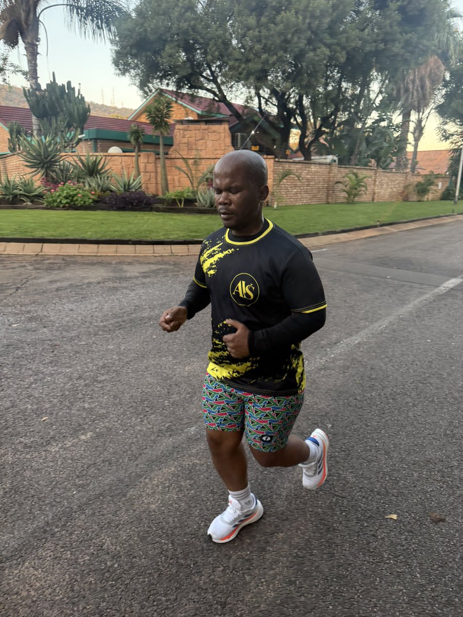 audas_vanschoor's tweet photo. I’m not a runner 🤭

EASTER WEEKEND = 2kg 🫣😮‍💨

Never miss a Monday with Dr.M 🫡

Taking Dr.M on a Mini Beast 👹

#TeamAvs #Avsfitness #Consistency #RunMontana #RunWithAvs https://t.co/jjnw1LGDrV