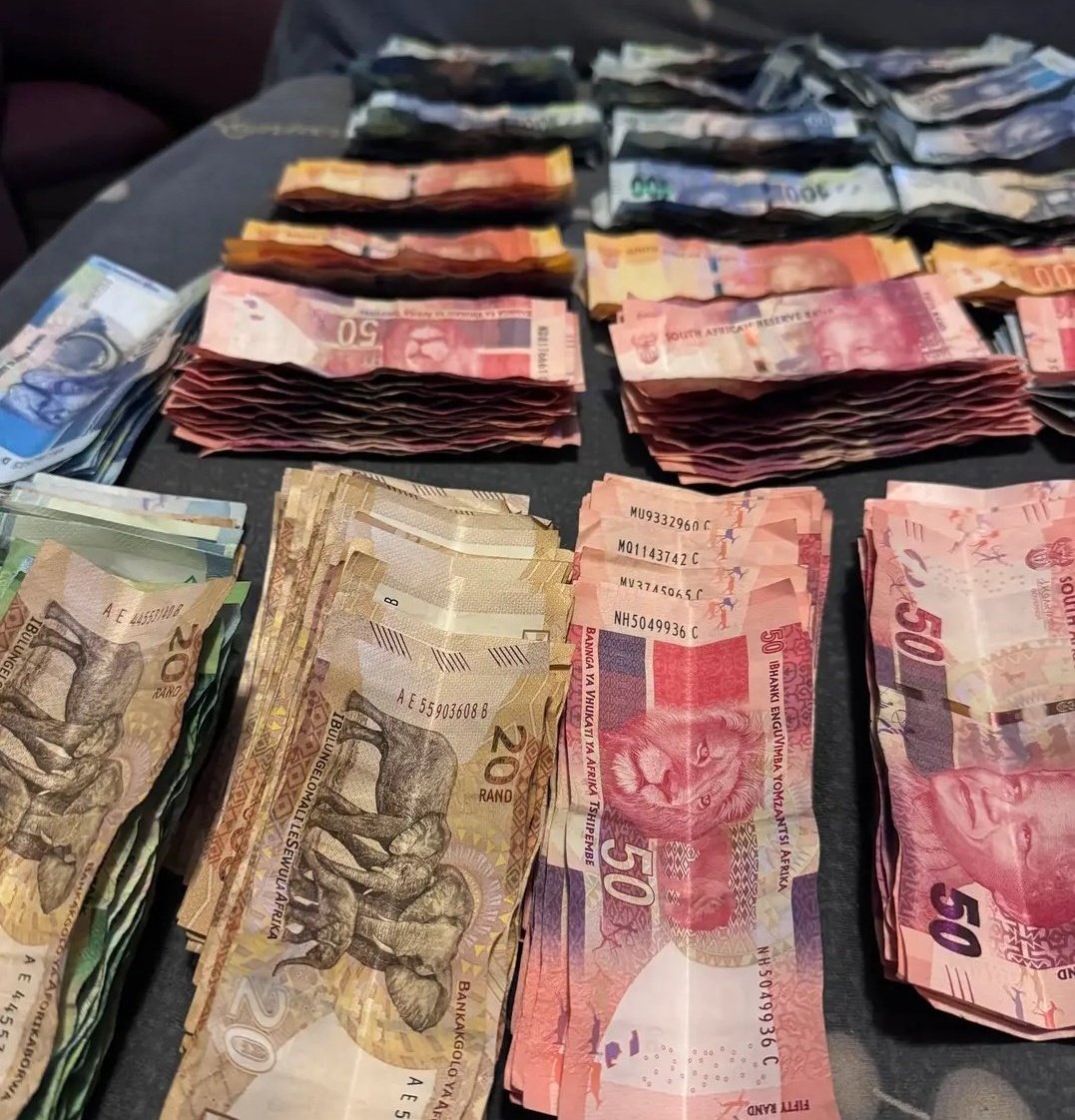 TenOddsKiller's tweet image. Retweet my pinned post check how much Voucher u Won R5,R10,R20,R30,R50🔥🍏🔥