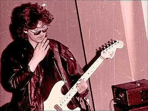 GLEMHAYS's tweet photo. 22 апреля 1989 года умер Дмитрий Селиванов - советский рок-музыкант, гитарист-импровизатор из Новосибирска. Участник групп «Калинов Мост», «Путти», «Гражданская Оборона». Основатель и лидер группы «Промышленная архитектура», существовавшей с июня 1988 года до его смерти. https://t.co/DZtYJmrp3X
