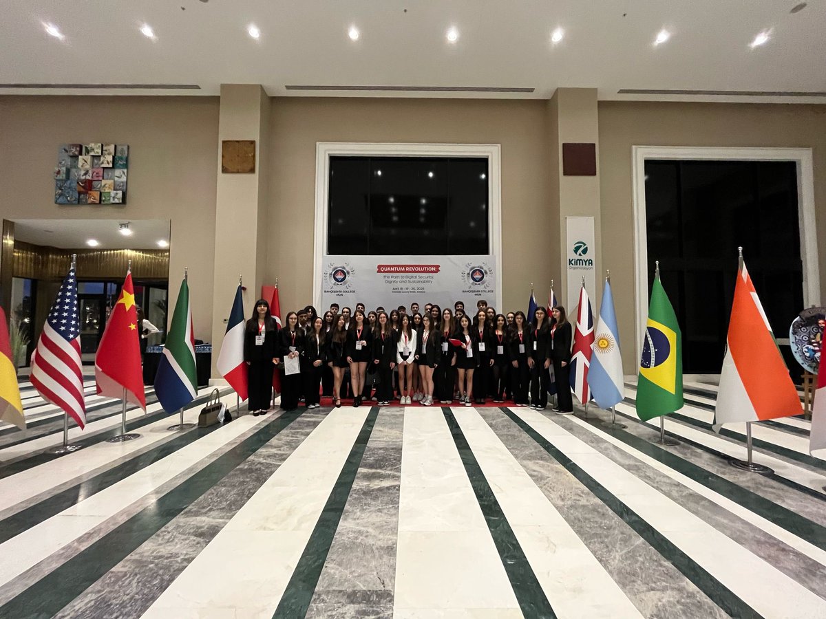 BK_Eskisehir's tweet photo. Anadolu Lisesi, Fen ve Teknoloji Lisesi öğrencilerimiz, #BKMUN konferansına katıldı. 3 gün süren ve tamamı İngilizce gerçekleşen Birleşmiş Milletler simülasyonunda farklı ülkeleri temsil ederek küresel sorunlara çözüm arayan öğrencilerimizi tebrik ederiz. https://t.co/LIMbmeSDep