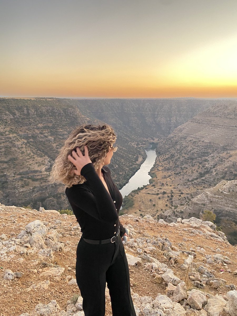 Navbera Mûş - Tetwanê
Bawer bikî ji dewletê û ji gulan…