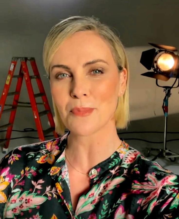 Charlize752's tweet image. A True fan will comment under this post❤️