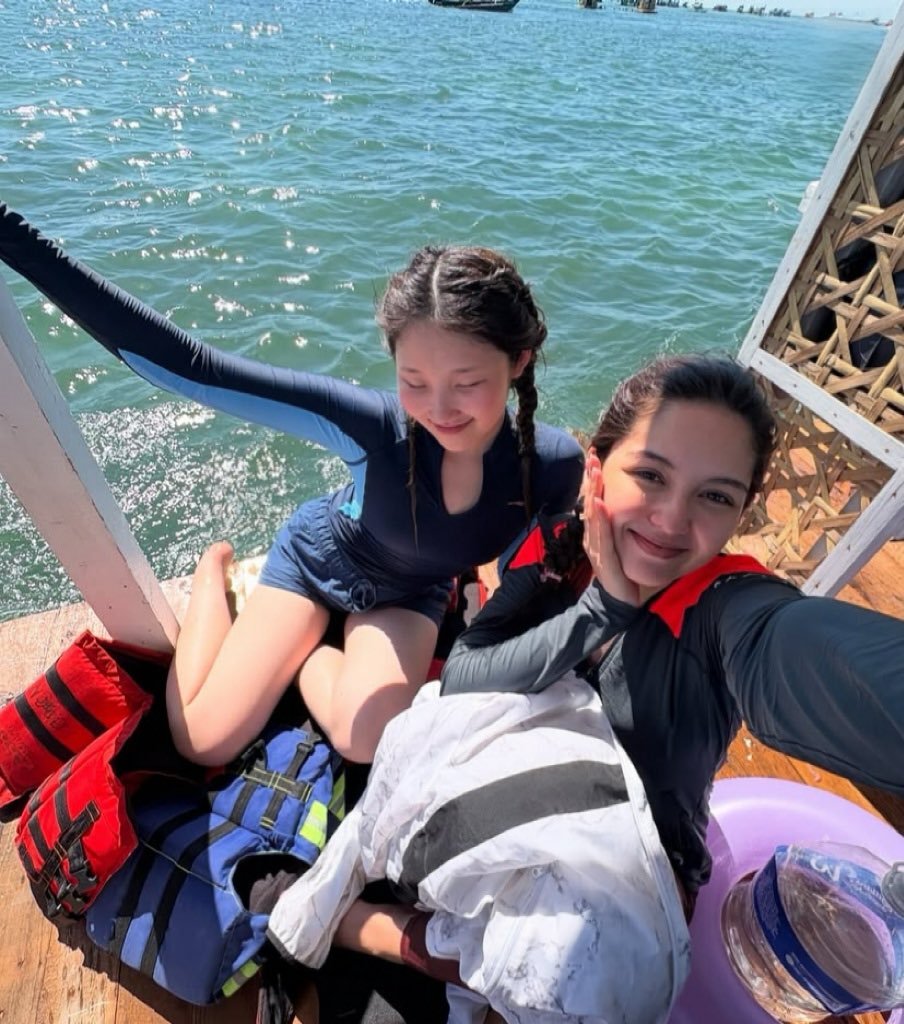 czdrtvsys's tweet photo. Chansha beach day and Chanty’s pretty bareface glow! ☀️🌊 https://t.co/rd7tsgupbI