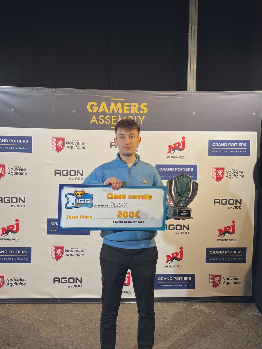 3e place de la GA Clash Royale 🥉

Deux journées incroyables et une aventure humaine avant tout !

Merci à <a href="/biggseries/">BIGG SERIES</a> et <a href="/ManagerEvileye/">Lola Aka 'Evileye' #FVG</a> pour l’organisation et à nos formidables casteurs <a href="/Ouahleouff_Just/">Ouahleouff❤️</a> et <a href="/lemontea_esport/">Lemon🍋Tea</a>