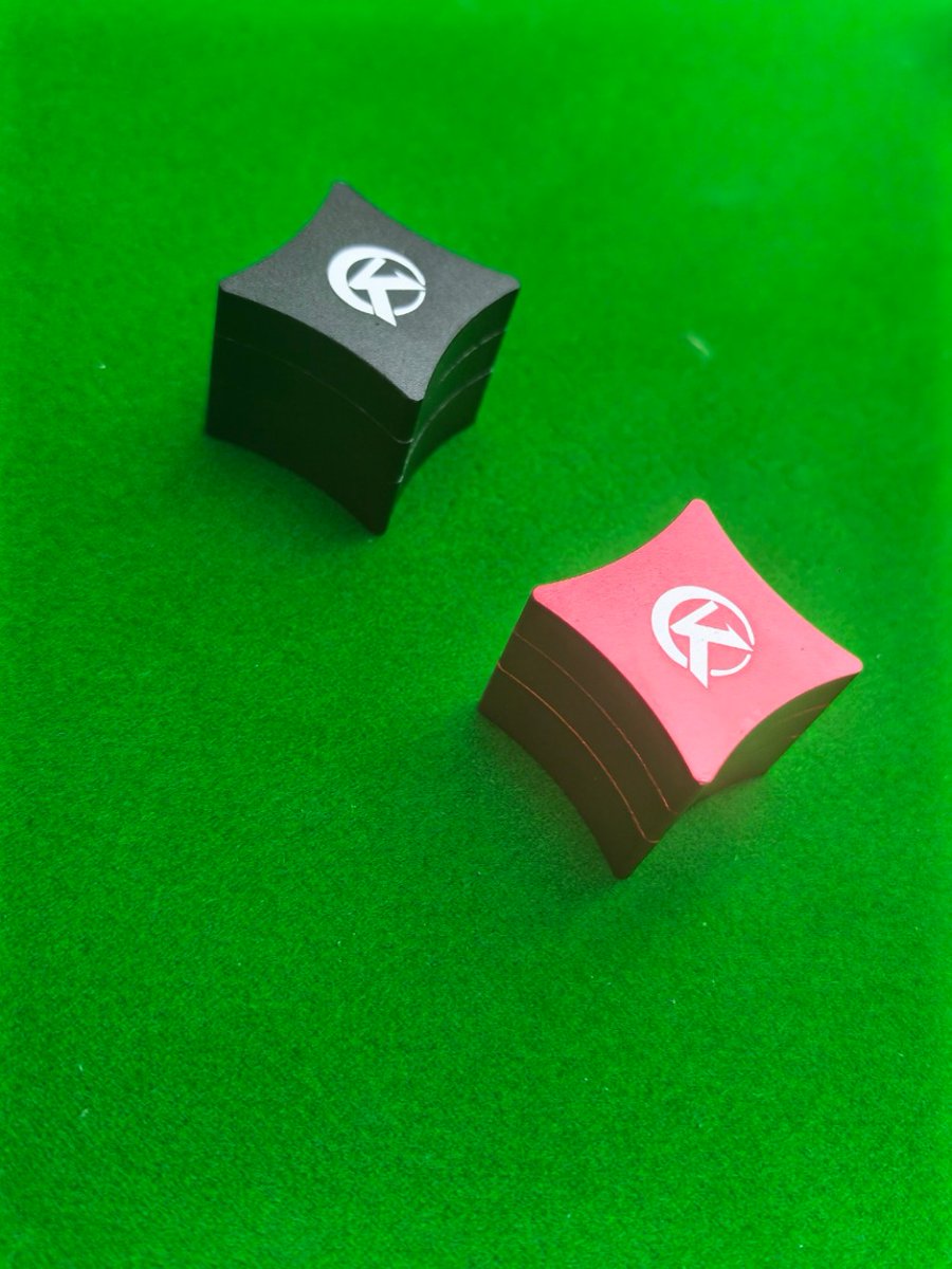 KonllenJ86968's tweet image. ビリヤード業界で10年働いてきましたが、このKonllenのスクエアメタルチョークホルダーのおかげで、ビリヤードのチョークを散らかしてしまう癖がすっかり治りました。
#Konllen #ビリヤードキューチョークホルダー #ビリヤードチョークホルダー