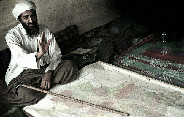 چا چې د ایثار او قربانۍ درس را وښود، چا چې ددې أمت د تللي برم، اعادې او جلال لپاره وینې، اوښکې او خولې توۍ کړې، هغه چې د افغانستان، جزیرة العرب  او نړۍ په ګوټ ګوټ کې یې د جهاد، استشهاد او ایثار تخم وکرلو.