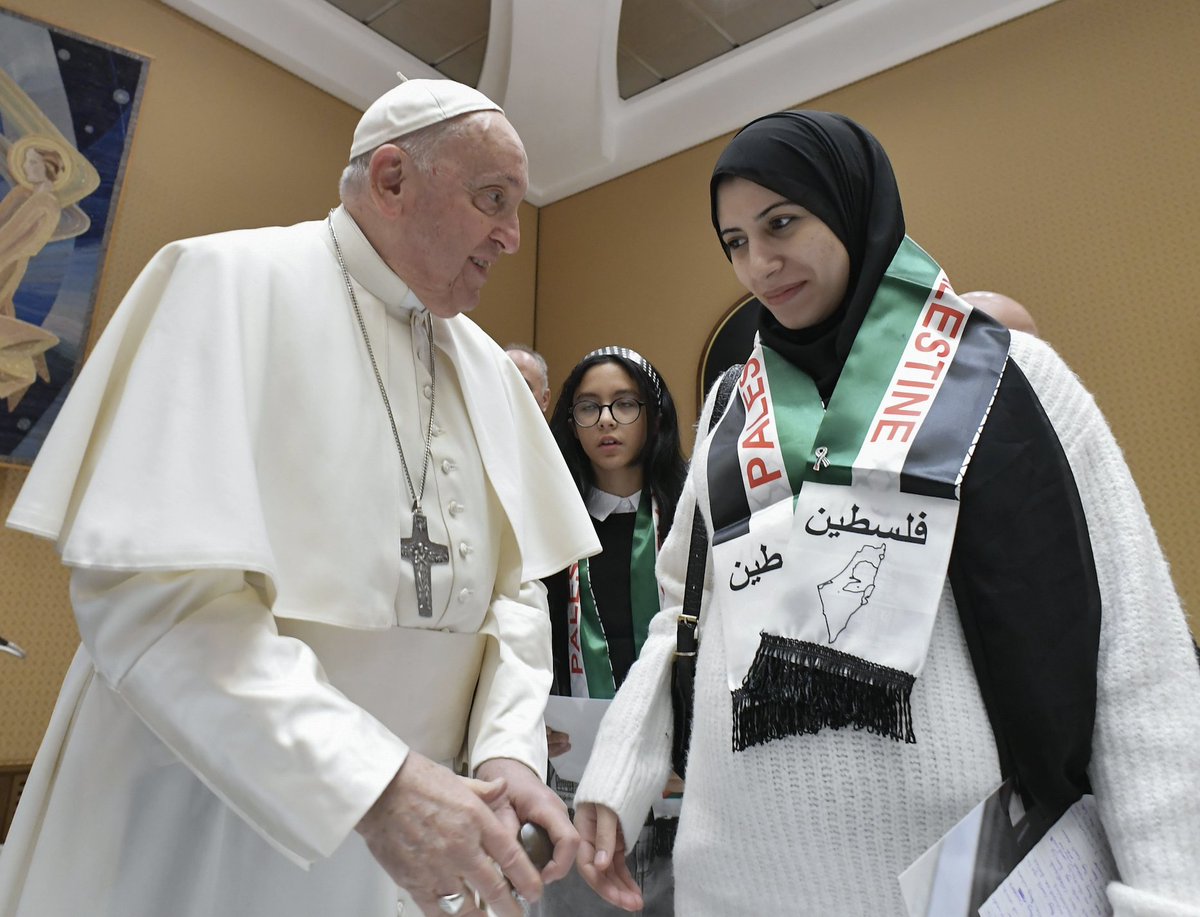 LegitTargets's tweet photo. 🚨🇻🇦🇵🇸 BREAKING: POPE FRANCES demanded a GAZA CEASEFIRE on Easter Sunday. https://t.co/fSdolxATMN