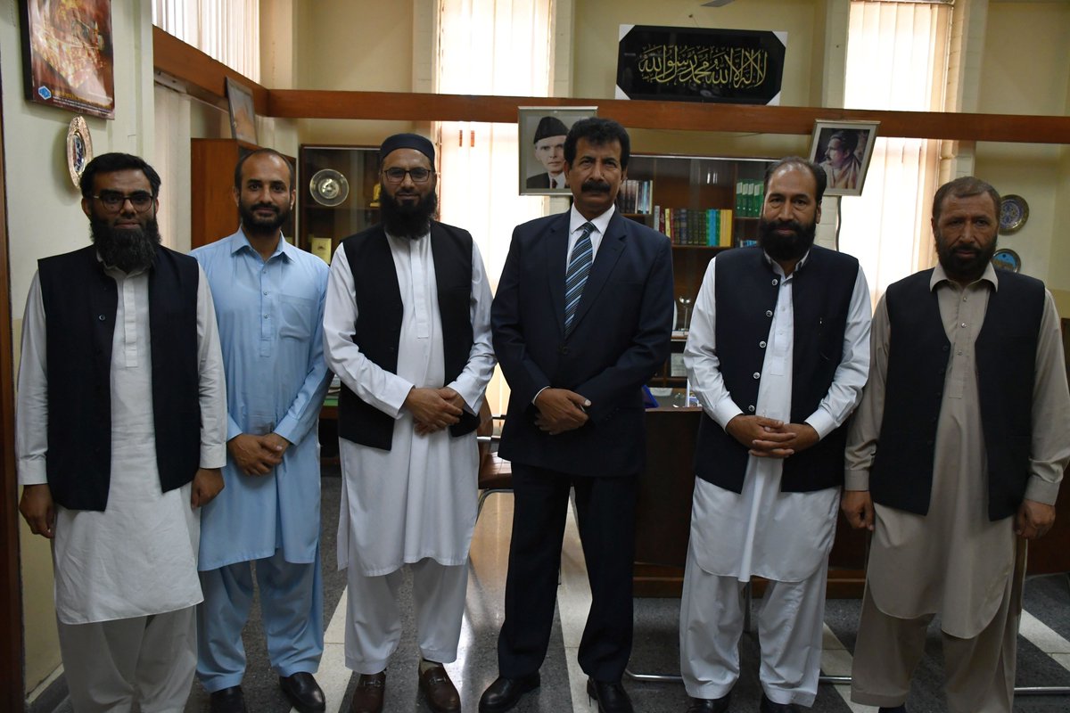 ShariahAcademy's tweet photo. The Director General of the Punjab Judicial Academy, Lahore, Mr. Justice (R) Sardar Ahmad
Naeem, paid a visit to the Shari‘ah Academy, International Islamic University Islamabad (IIUI). https://t.co/OiR0QooOBW