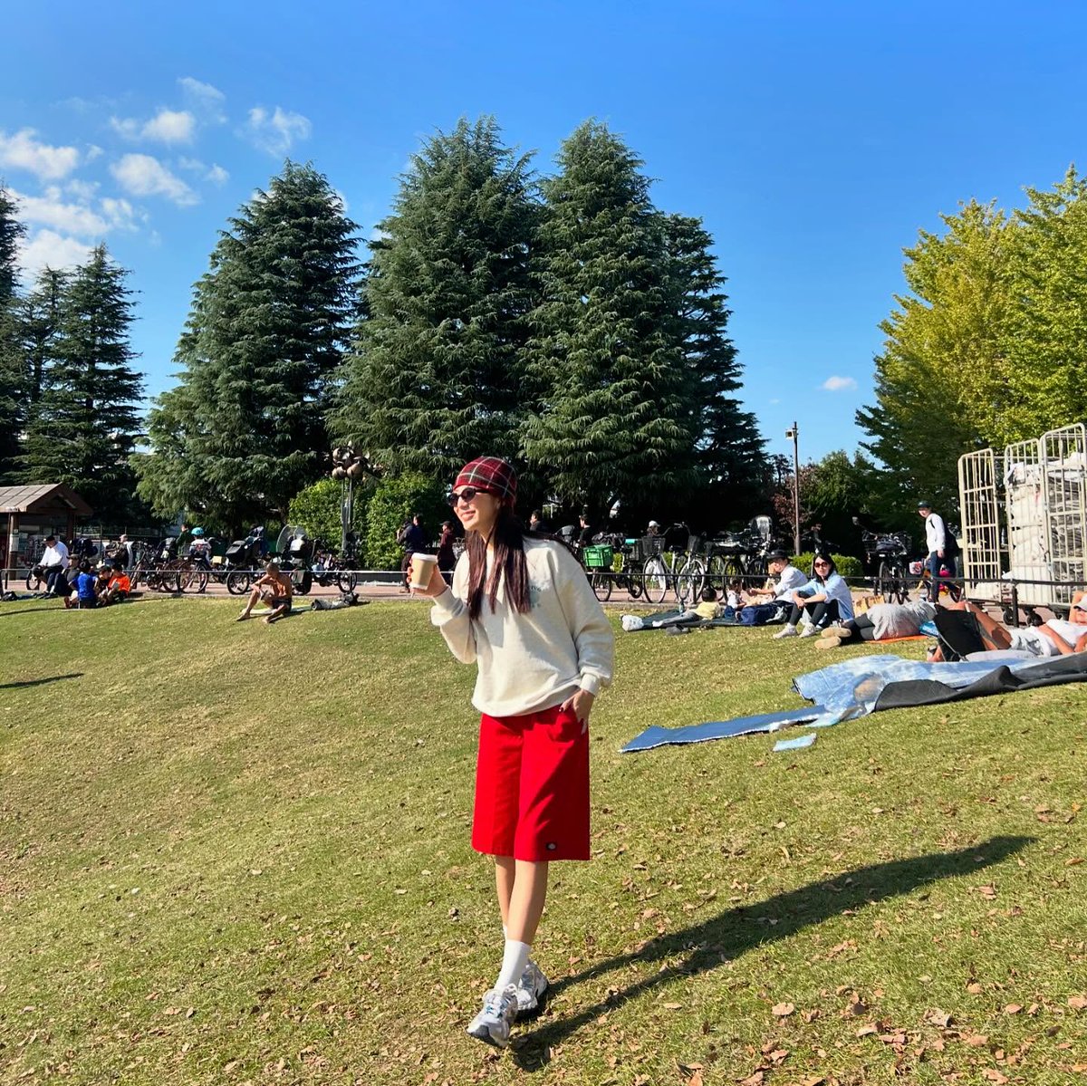 dickiesjp's tweet photo. 今月ご紹介したいディッキーズの着こなし方はこちらです。

ワークシーンから日常シーンまで、どんな場面でも、ディッキーズをどんな風に身にまとうかは自由自在。みなさんはどう着こなしていますか？

#マイディッキーズ をタグ付けして、みなさんの仕事着スタイリングをぜひシェアしてください。

#Dickies #ディッキーズ