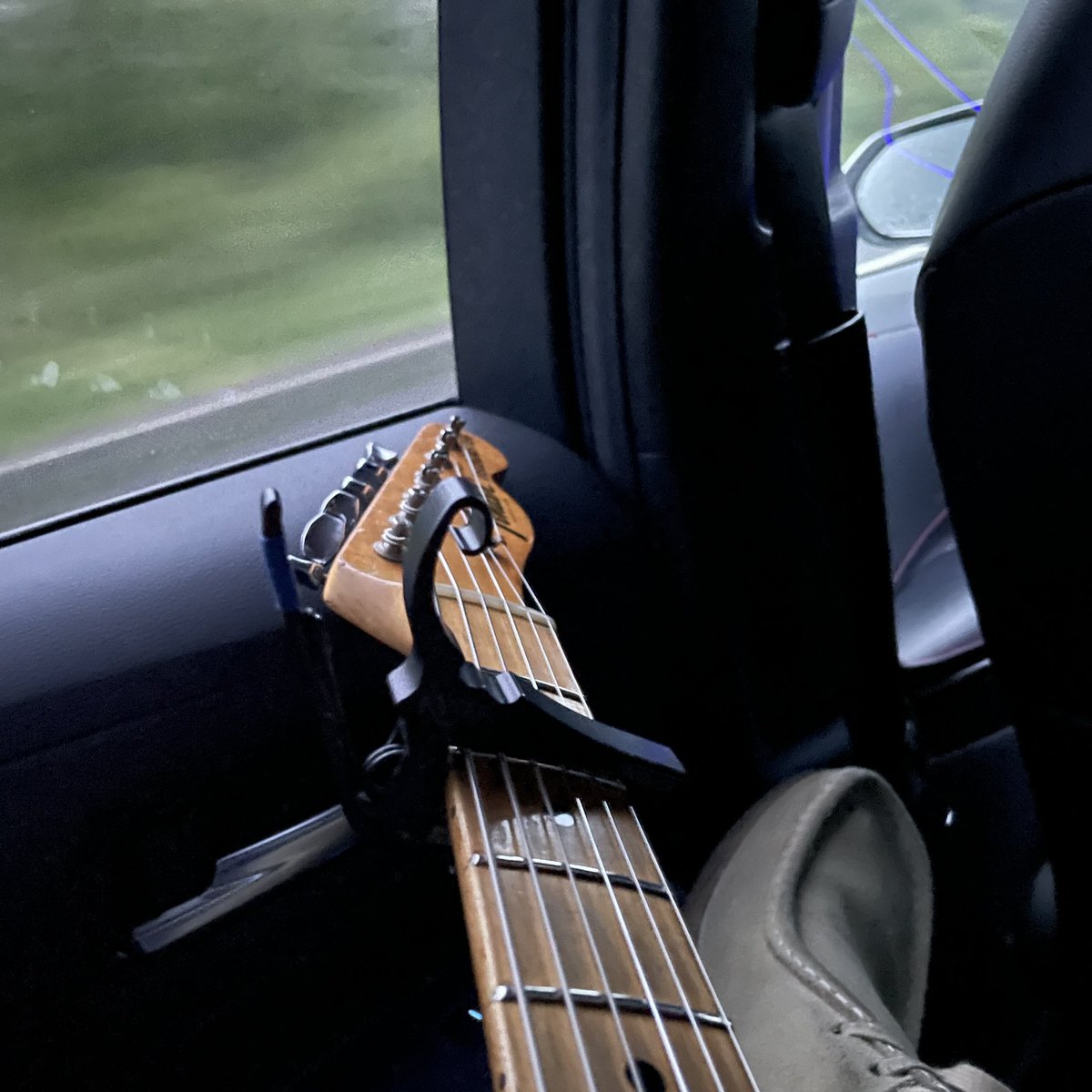nadasurf's tweet image. another taxi practice on the way to start a tour. our second US run supporting moon mirror starts tonight in atlanta, then on to birmingham, little rock, austin, houston, dallas, denver, boulder, omaha, cleveland, columbus, pittsburgh and baltimore, come say hey!