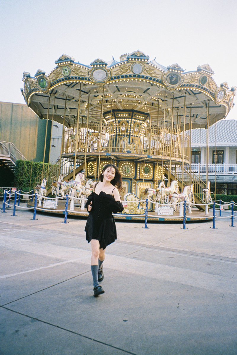 เอสกี้ที่แสนสำคัญของเราทำอะไรกันอยู่น้า~?
What are our precious Eskëys doing~?

🎢🎠🎡💒🗽