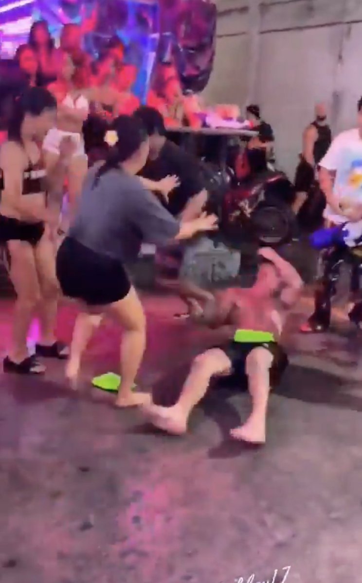 LegitTargets's tweet image. 🚨🇮🇱🇹🇭 BREAKING: A group of ISRAELI TOURISTS were beat up by transgenders in Thailand again.