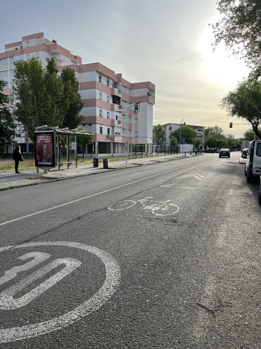 <a href="/MejoremosCordES/">Mejoremos CordobaESP</a> Esto es una vergüenza. Tremendo destrozo han hecho en Virgen Milagrosa, han arrasado la calle y la han dejado como un solar.