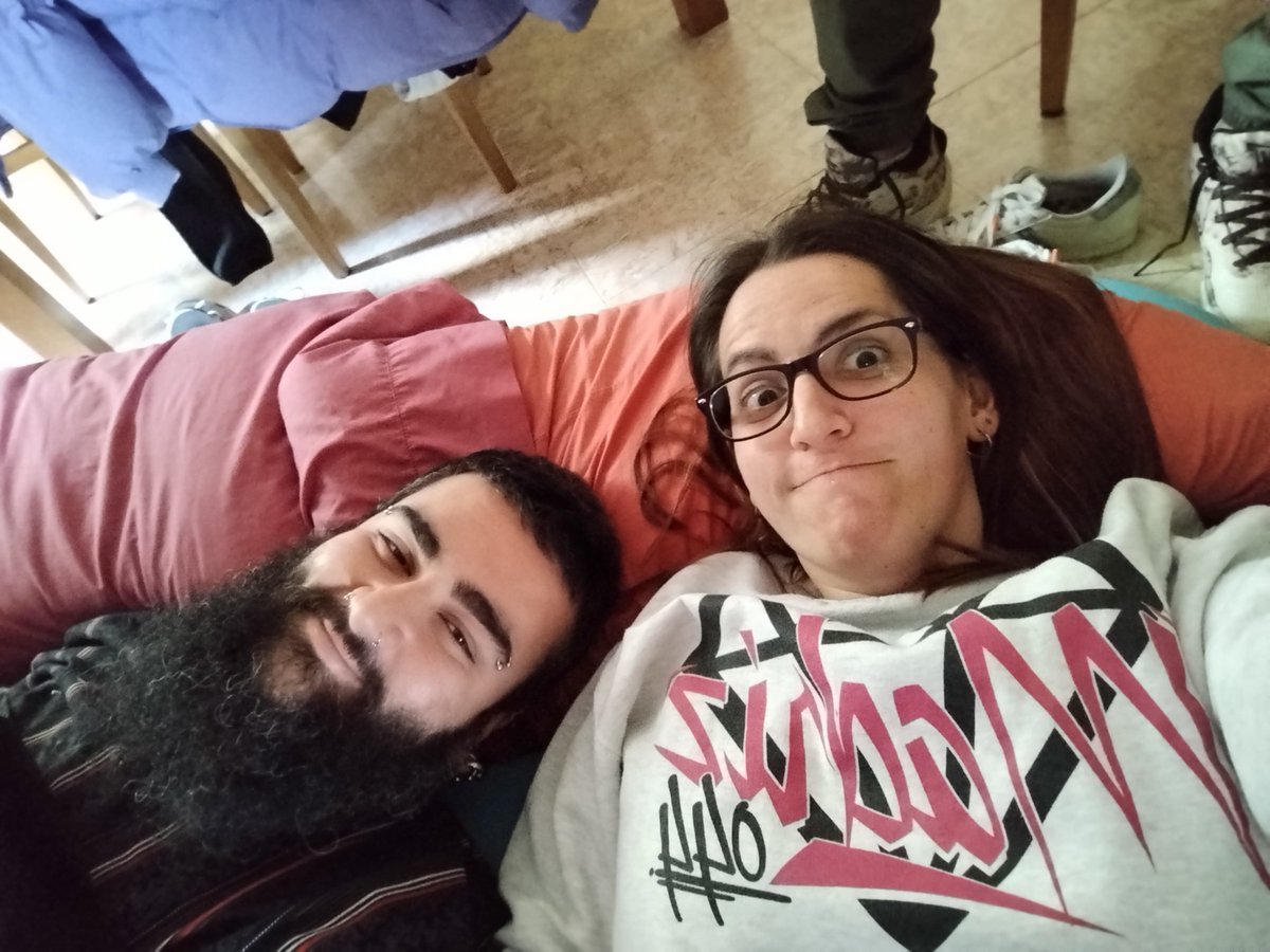 sexoyloquesurja's tweet photo. Programa 357: Te acuerdas cuando...

Haznos un bizum, porfi.

Besis.

🧡Dale LIKE🧡 https://t.co/6LMNFy47CM