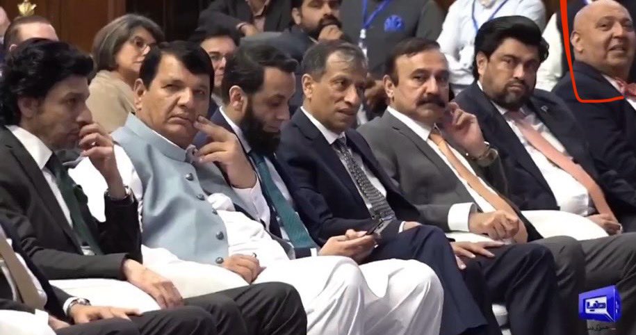 AsYouNotWish's tweet image. So Sajid Tarar, closet jihadist, deep-state stooge and professional imposter, was seen clapping from the front row as Asim Munir spewed venom against Hindus and declared that peace with India is impossible because Hindus and Muslims can never coexist. So much for his fake…