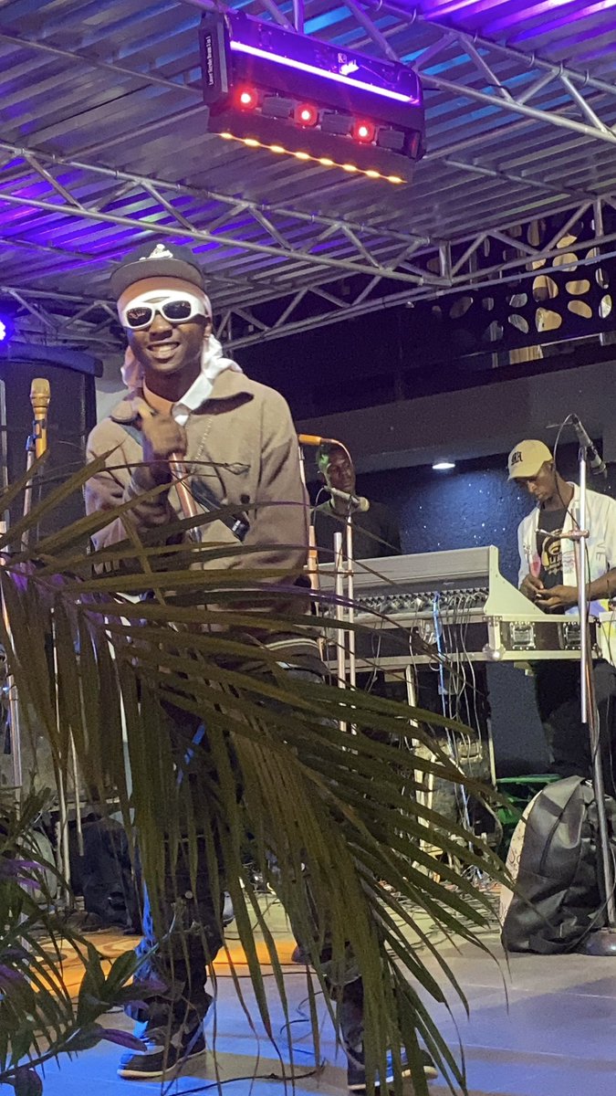 yungbosmusic's tweet photo. Main character energy ⚡
Highlights from last week's show🩷 @elewurecomedy1
@yemialade @drdolorofficial @mr_realgram @mrfunny1_ @sydneytalker @mazitundeednut
#nextlevelX #upcomingartist #newgenmusic #comingharderthanever #musicsoon #letsgetitcrackingagain #feeds #explorepage https://t.co/2cWMXBYkbb
