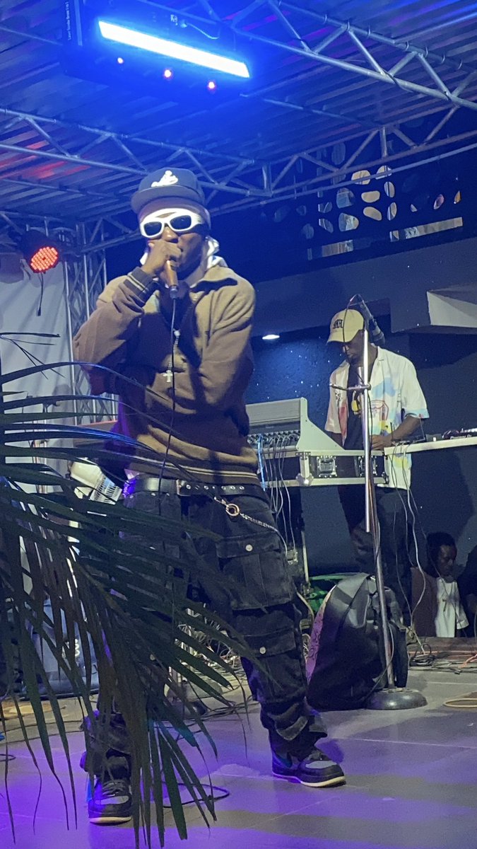 yungbosmusic's tweet photo. Main character energy ⚡
Highlights from last week's show🩷 @elewurecomedy1
@yemialade @drdolorofficial @mr_realgram @mrfunny1_ @sydneytalker @mazitundeednut
#nextlevelX #upcomingartist #newgenmusic #comingharderthanever #musicsoon #letsgetitcrackingagain #feeds #explorepage https://t.co/2cWMXBYkbb