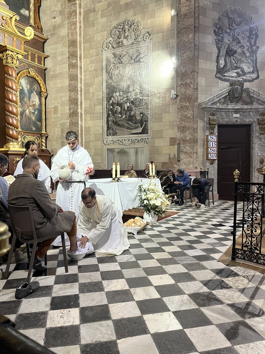 Cofradia Via Crucis tweet media