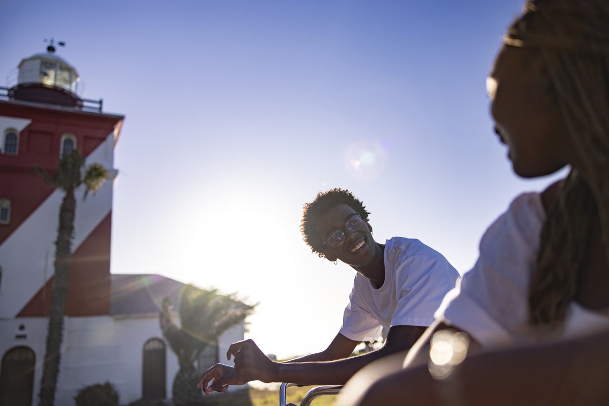 🌟 Cycle through Cape Town’s charming streets and discover the city’s beauty together.