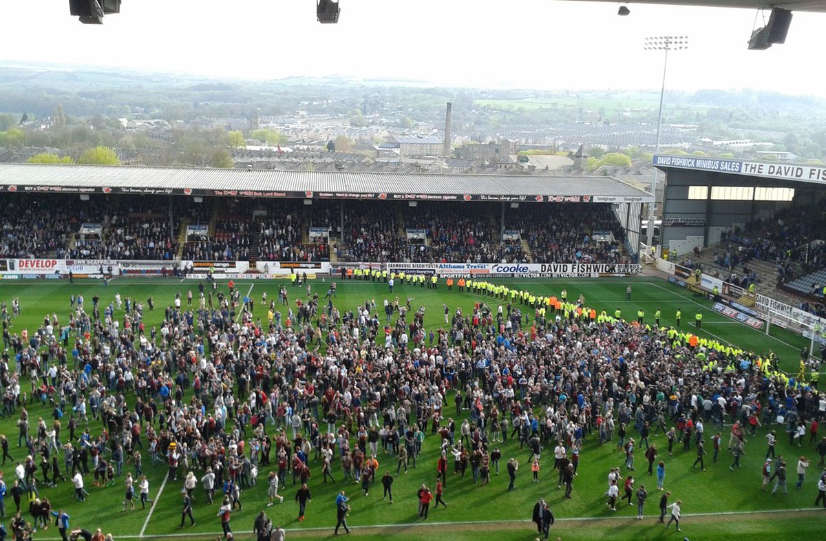 11 years ago today…

2-0 win against Wigan to get promoted

A repeat of history will do just nicely 

#twitterclarets