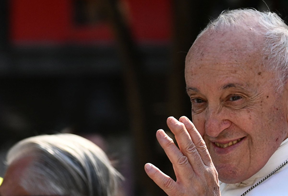 Rip 😪 Le Pape de la paix, des pauvres, de l'écologie intégrale..."Qui suis-je pour juger" illustre ce que son Pontificat a été celui de l'ouverture et de l'inclusion. Sa parole progressiste va manquer terriblement.