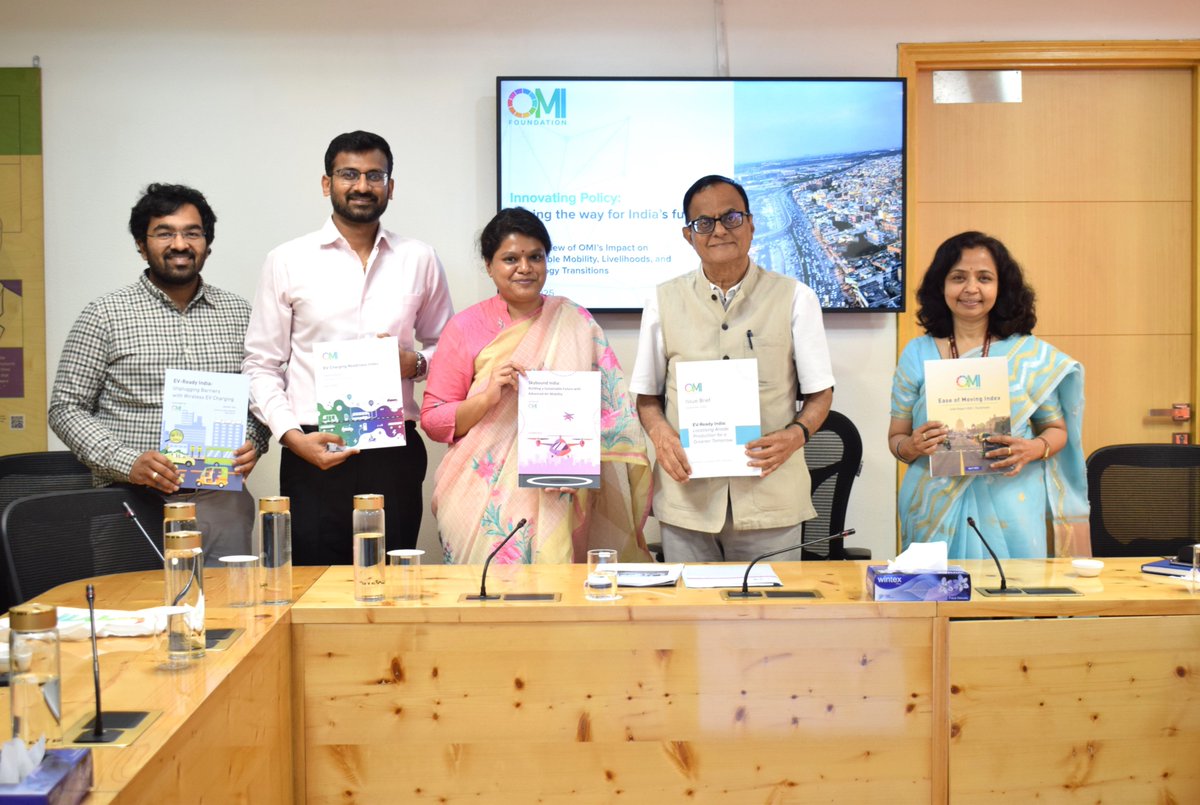 PrinSciAdvOff's tweet image. @AishwaryaMinds , Executive Director, @OMIFoundation and her team called on  @PrinSciAdvGoI  @AjaySoodIISc  to share updates on four of their key initiatives — Clean Mobility, Advanced Air Mobility, AI in Mobility, and Technology Transitions. They also presented their latest…