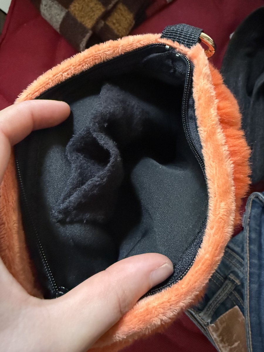 Aora 🍣 (@aoratiger) on Twitter photo I’m in love of this Paw bag !!!! So Cute and so beautiful ✨🐾👌🏻
Le meilleur achat !!!! Parfait pour mes prochaines vacances au Japon !⛩️
✂️ : <a href="/CaveHades/">Hades' Cave (Ari) ➡️ Fauntastic'25</a> (Your work is Crazy , Your Big paw soooo Niiiice too)
My boyfriend just sewed an inside pocket and a smaller one I’m in love of this Paw bag !!!! So Cute and so beautiful ✨🐾👌🏻
Le meilleur achat !!!! Parfait pour mes prochaines vacances au Japon !⛩️
✂️ : <a href="/CaveHades/">Hades' Cave (Ari) ➡️ Fauntastic'25</a> (Your work is Crazy , Your Big paw soooo Niiiice too)
My boyfriend just sewed an inside pocket and a smaller one