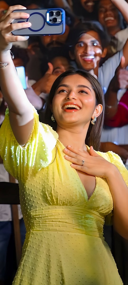 Kayadu lohar tweet media