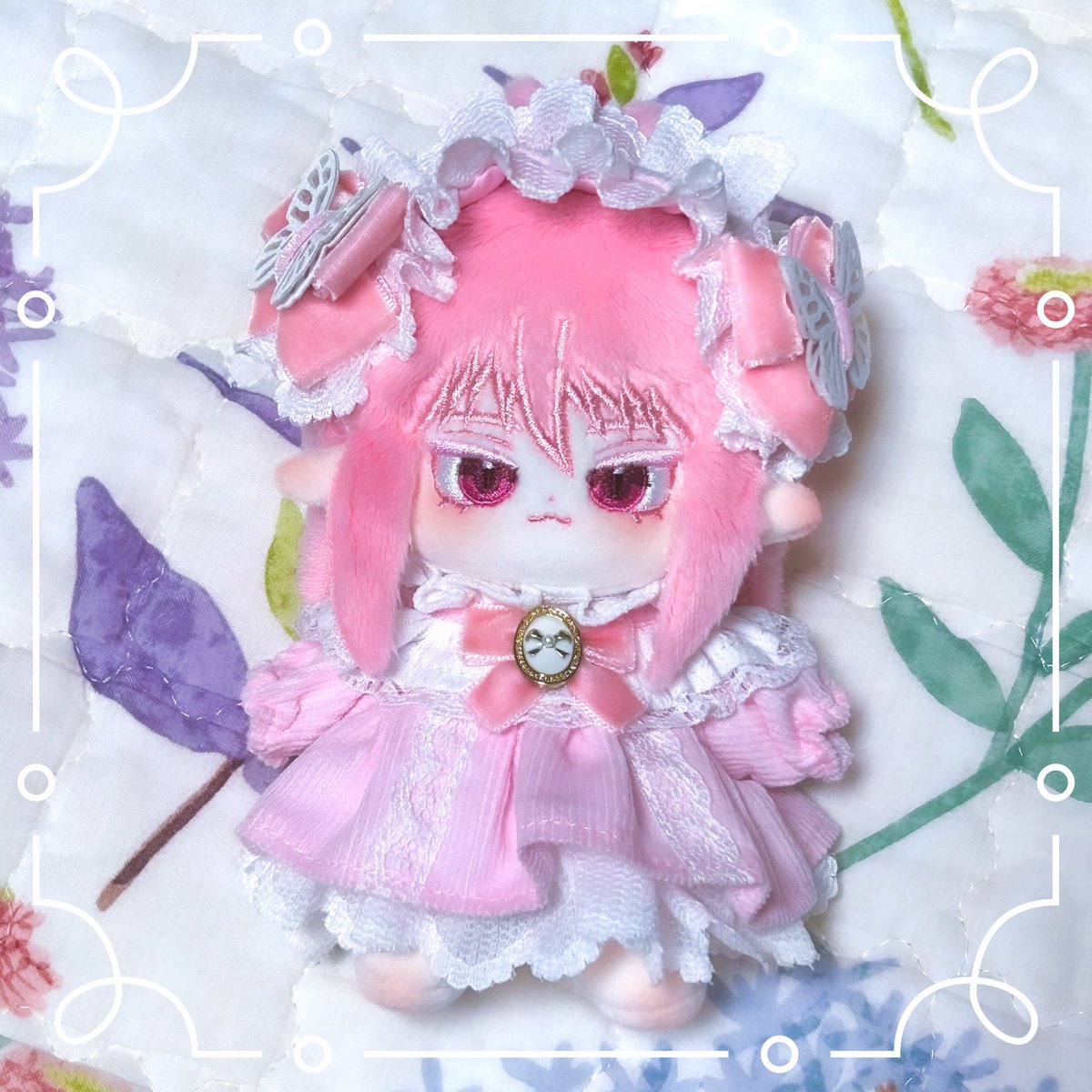 요정 아닙니다.. 천사 아닙니다.. 어느 한 파란머리 소년만 바라보는 악마입니다

#마리포사_후기
#작은_솜_유니버스