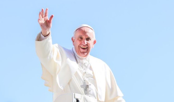MPAPRENSA's tweet photo. A sus 88 años falleció el Papa Francisco. Incansable ejemplo para la humanidad de lucha por la justicia social y la paz. Fue un líder espiritual y de enorme sabiduría. Siempre puso al humano en el centro de su acción.
En épocas de guerras y genocidios sus enseñanzas son un faro. https://t.co/ztLlnD5Nn8