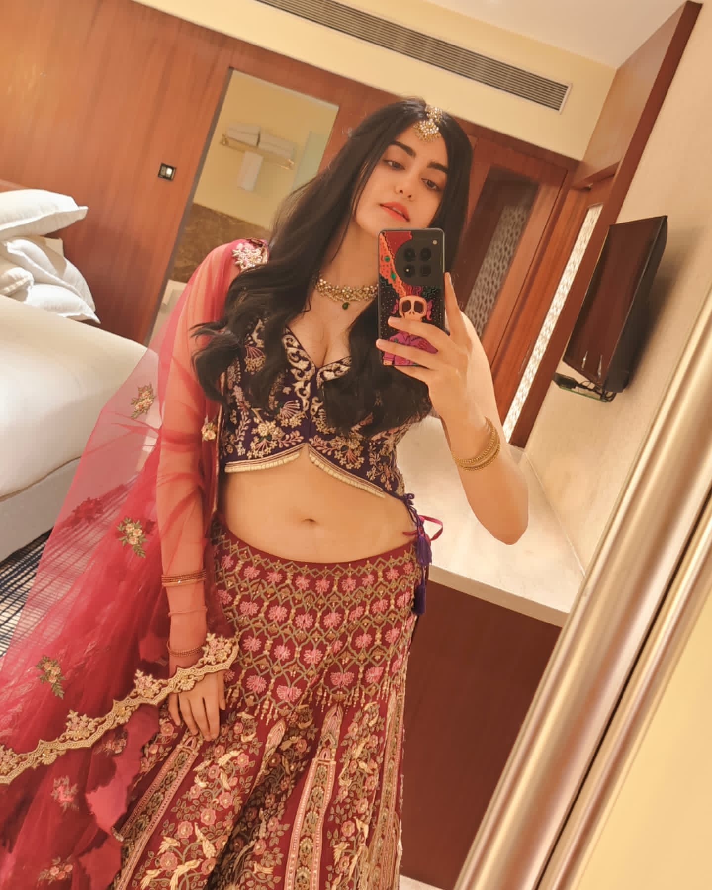 GpD3eO2a8AA_c_g?format=jpg&name=large