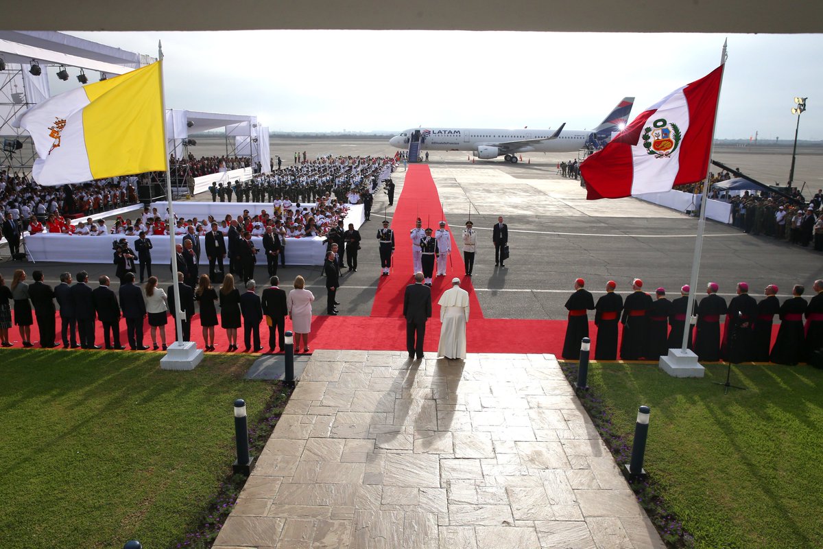 Aderly's tweet photo. Fotos de cuando el papa Francisco visitó el país el 18 de enero de 2018: https://t.co/Frhur65WpL