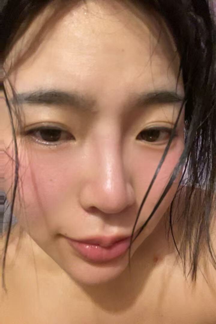 脸红红的又发情了