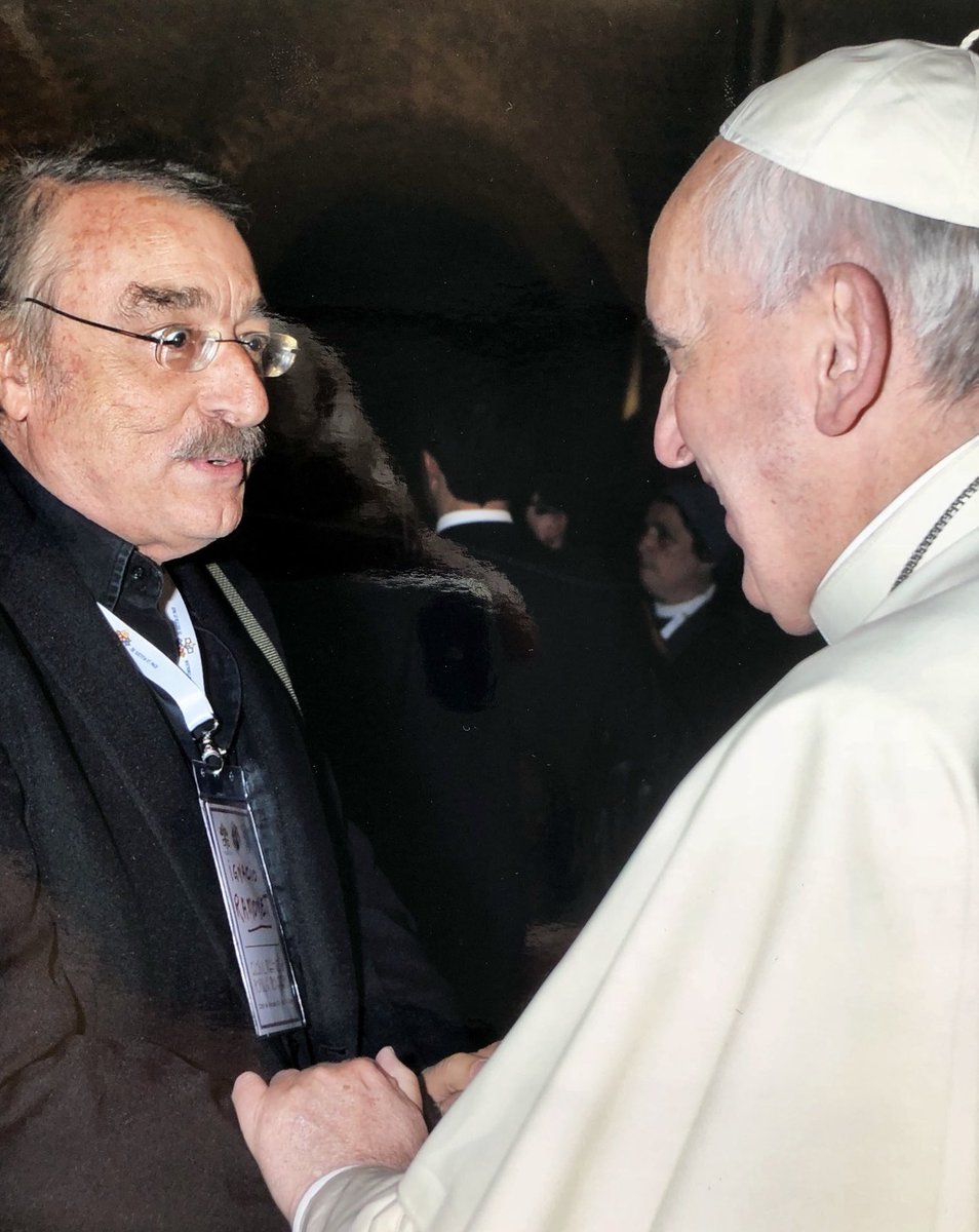 El mejor Pontífice de los últimos decenios! Querido Papa Francisco, los humildes de la Tierra nunca te van a olvidar!❤️