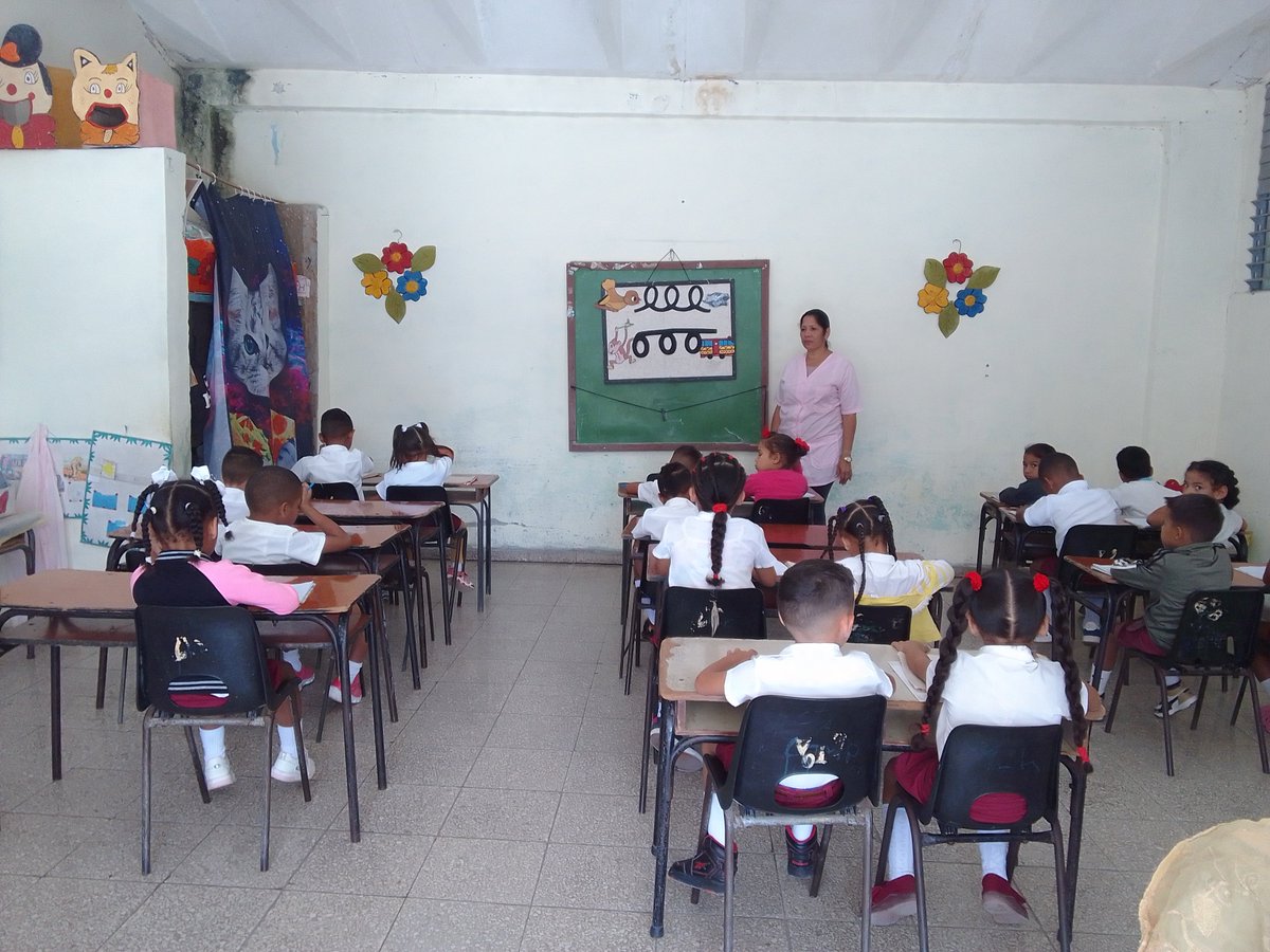 maceitos's tweet photo. Los educando de nuestra institución educativa del 6to año de vida realizando su Actividad Programada de Pr escritura. #zuzelchacon #dememella #dpemella #Mella https://t.co/4TL9zLs7tL