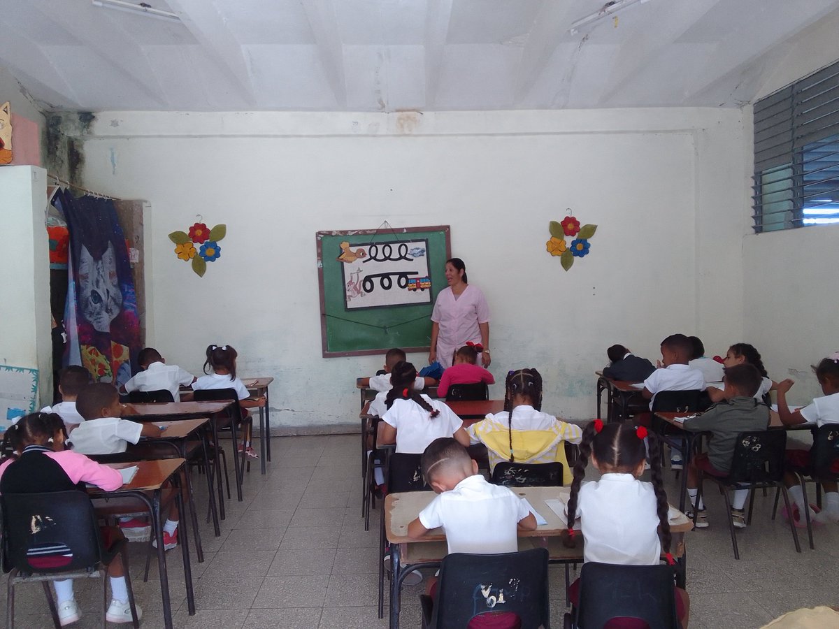 maceitos's tweet photo. Los educando de nuestra institución educativa del 6to año de vida realizando su Actividad Programada de Pr escritura. #zuzelchacon #dememella #dpemella #Mella https://t.co/4TL9zLs7tL