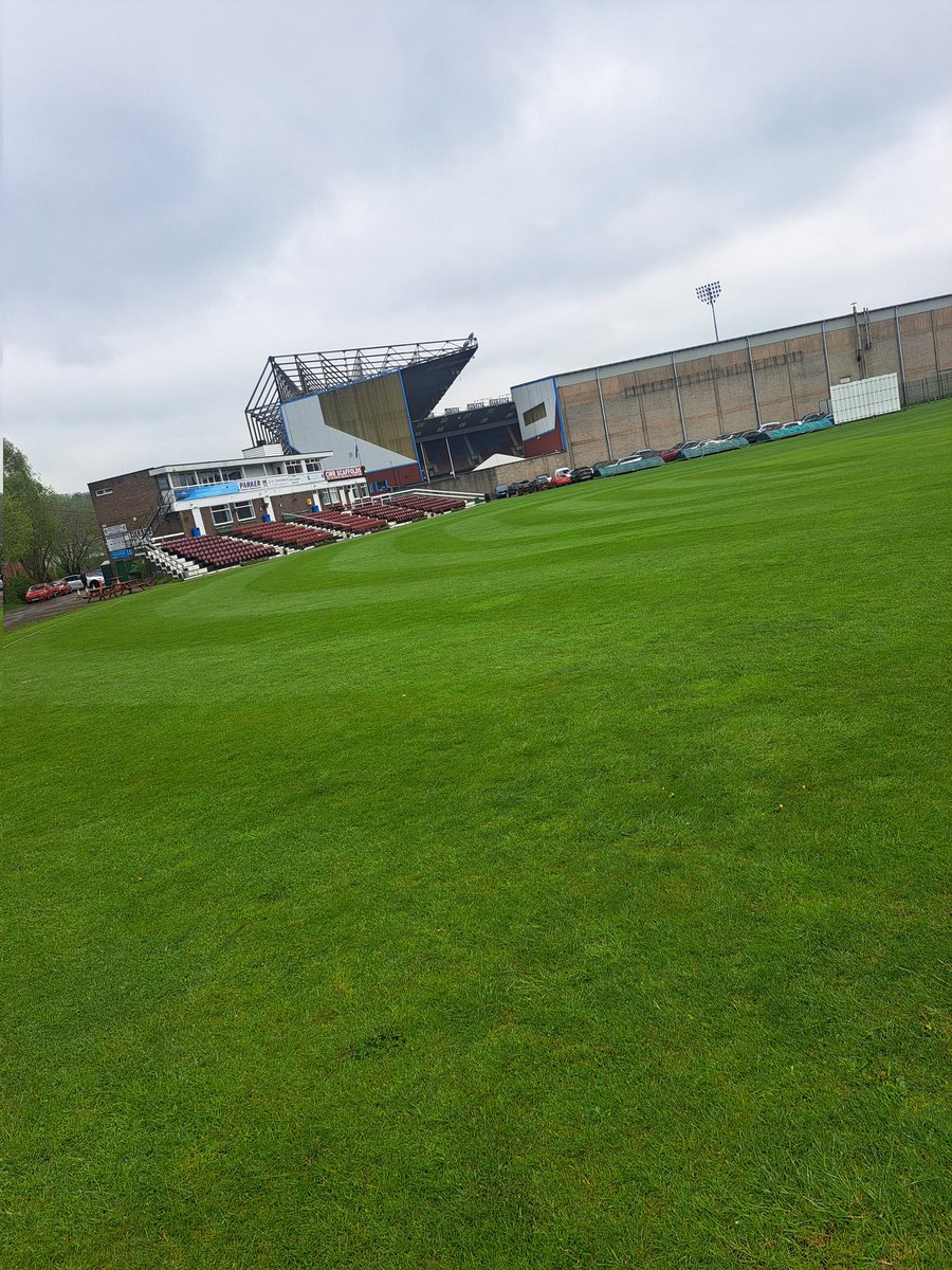 LeonWobYP's tweet image. Burnley today.

A big day in the north. #twitterblades #Clarets #lufc