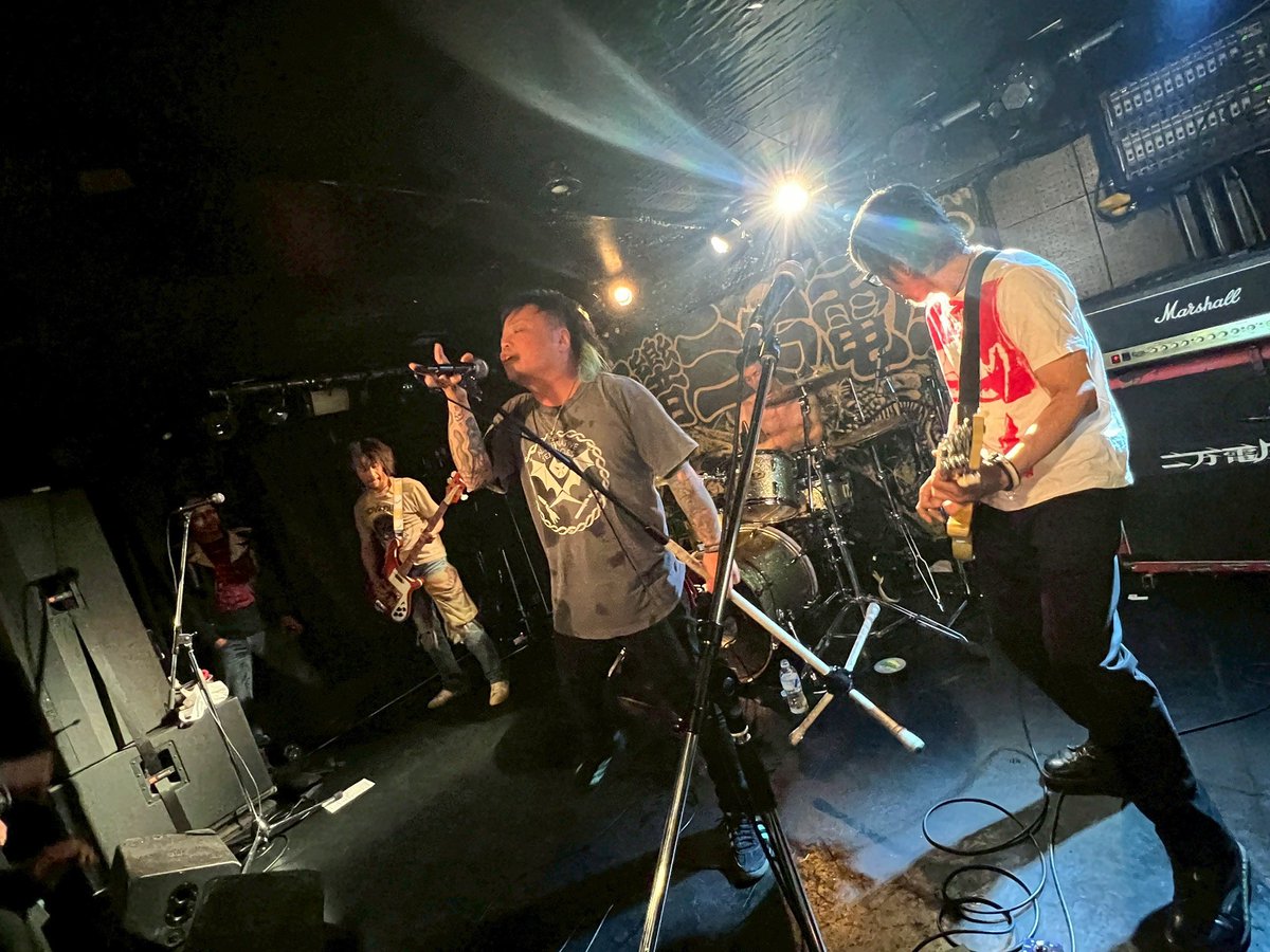 jelloasphalt's tweet photo. .
高円寺二万電圧 2025.04.19 sat
BRING ARROW presents GROUND CROSS
#asphalthiroshima
#asphalt #bringarrow #二万電圧 #groundcross #eiefits #djso #lipcream #thecomes https://t.co/qNh1FgRDTK