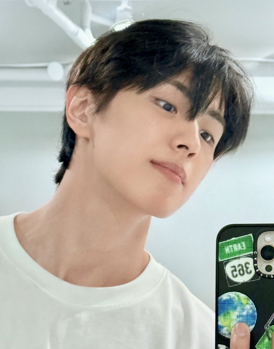 CIX_twt's tweet image. 굿밤💤

#CIX #FIX #용희 #김용희 #ヨンヒ #yonghee #알라뷰