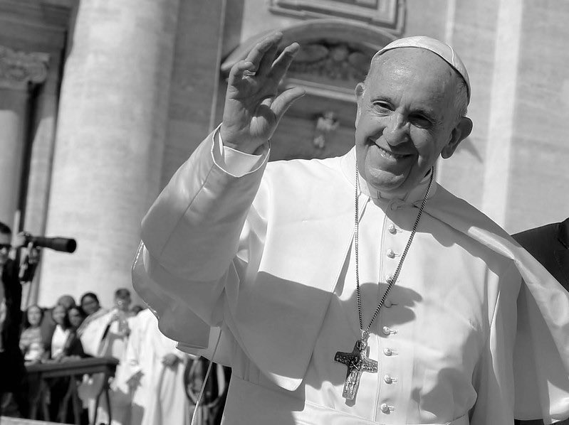 Rezamos por el Papa Francisco y agradecemos a Dios los frutos de su papado.