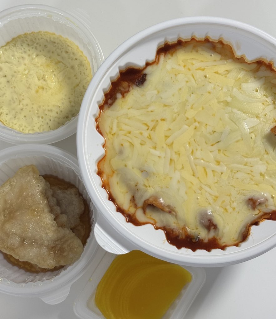치즈 섞기 전))
치즈추가1회에 이만큼주는 엽떡은 첨이다 ...
압도됨....   Σ(-᷅_-᷄๑)